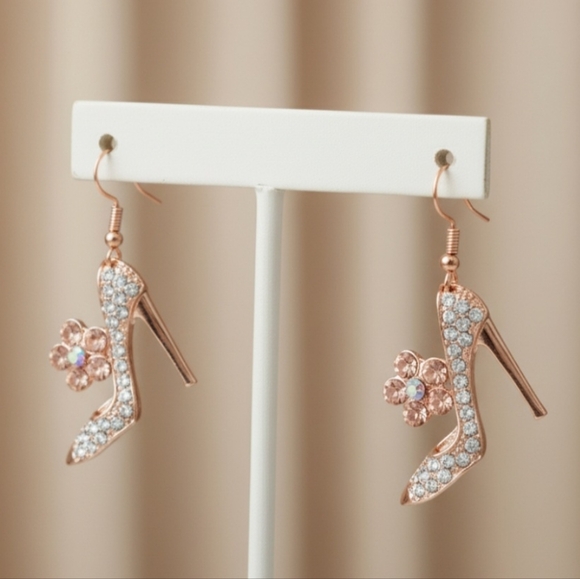 Gold-tone high-heeled shoe type earrings with rhinestones, Alloy shoes. Durable - Picture 7 of 8